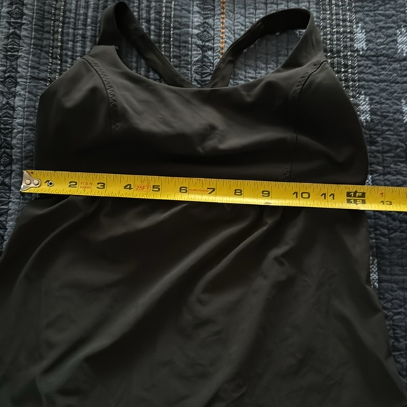 Lululemon Racer Back Tank With Shelf Bra. Size 4 - Picture 8 of 8